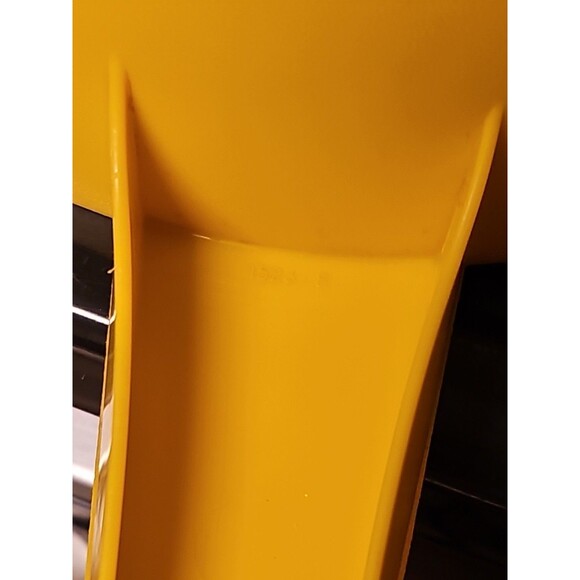 Vintage Tupperware 1523-8 Yellow 2 Qt Strainer Colander Handle 2 Spouts - Picture 10 of 15